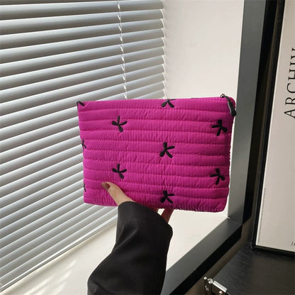 🔥Solid‑Color Puffy Quilted Clutch, Large‑Capacity Everyday Purse