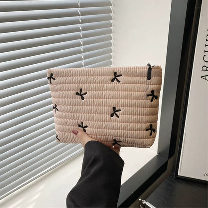 🔥Solid‑Color Puffy Quilted Clutch, Large‑Capacity Everyday Purse