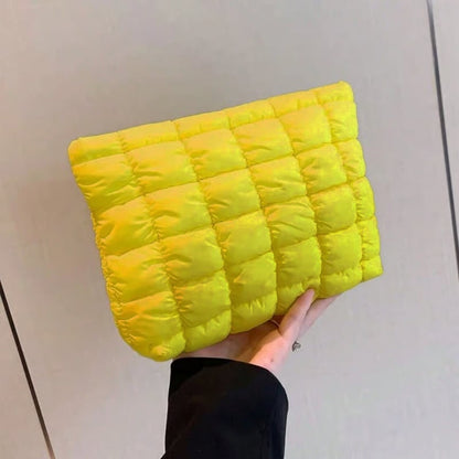 🔥Solid‑Color Puffy Quilted Clutch, Large‑Capacity Everyday Purse