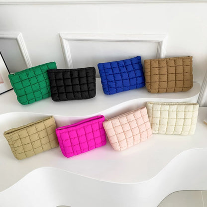 🔥Solid‑Color Puffy Quilted Clutch, Large‑Capacity Everyday Purse