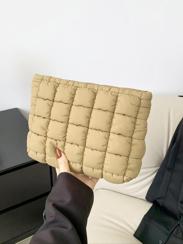 🔥Solid‑Color Puffy Quilted Clutch, Large‑Capacity Everyday Purse